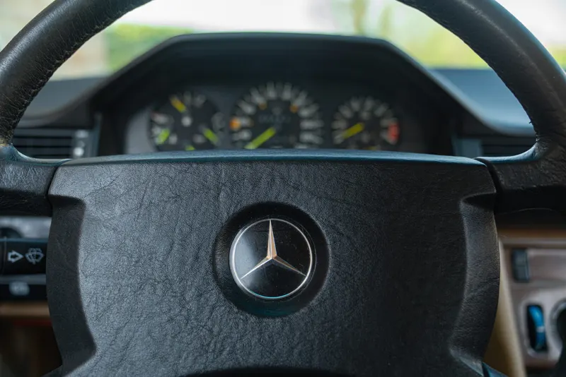 Mercedes-Benz 300 CE 30