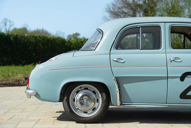 Renault DAUPHINE GORDINI 29