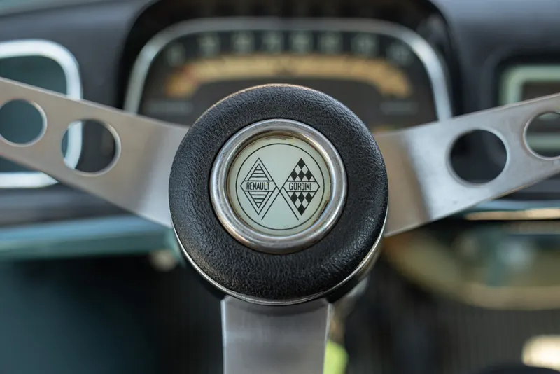 Renault DAUPHINE GORDINI 39