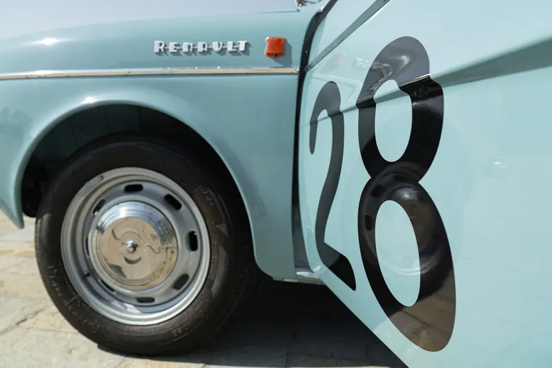 Renault DAUPHINE GORDINI 9