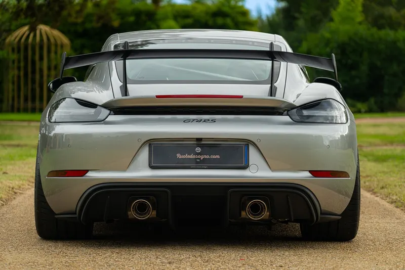 Porsche 718 CAYMAN GT4 RS “weissach” 8