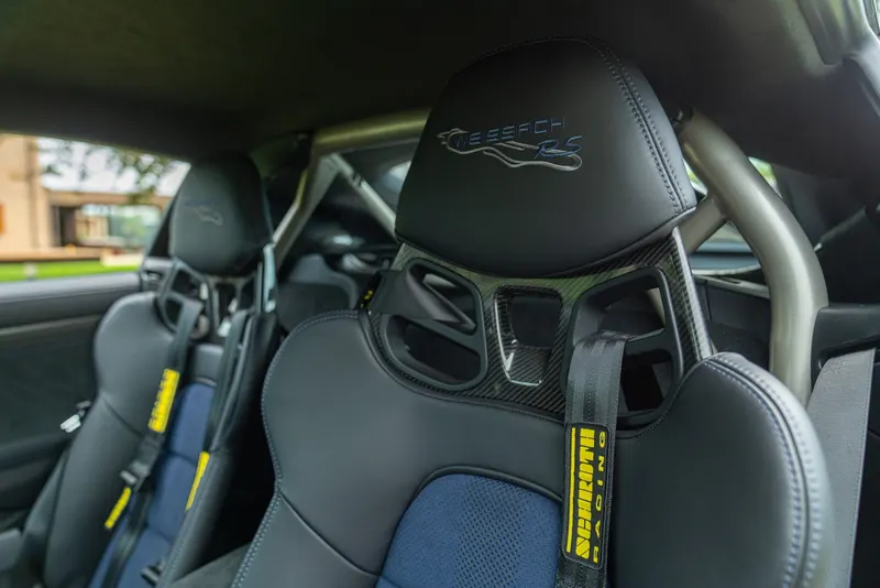 Porsche 718 CAYMAN GT4 RS “weissach” 68
