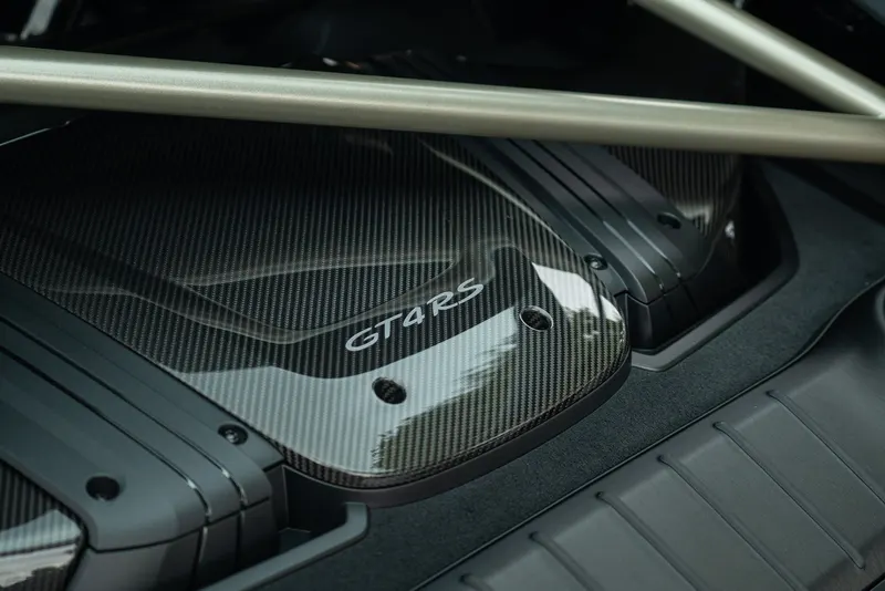 Porsche 718 CAYMAN GT4 RS “weissach” 18