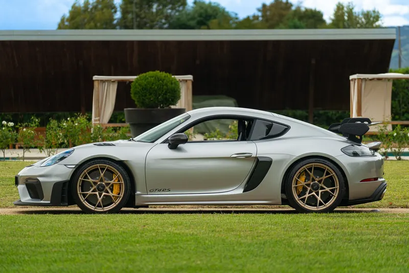 Porsche 718 CAYMAN GT4 RS “weissach” 4