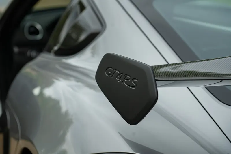 Porsche 718 CAYMAN GT4 RS “weissach” 35