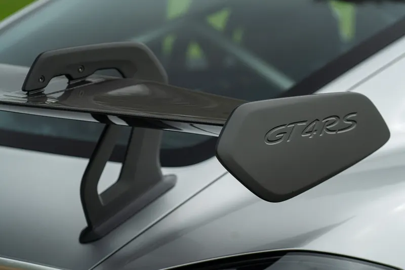 Porsche 718 CAYMAN GT4 RS “weissach” 39