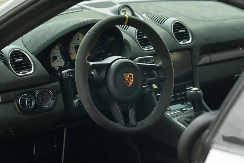 Porsche 718 CAYMAN GT4 RS “weissach” 12