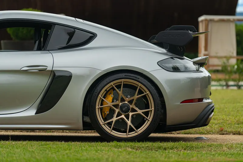 Porsche 718 CAYMAN GT4 RS “weissach” 58