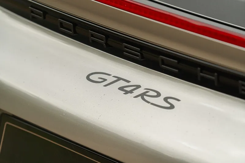 Porsche 718 CAYMAN GT4 RS “weissach” 33