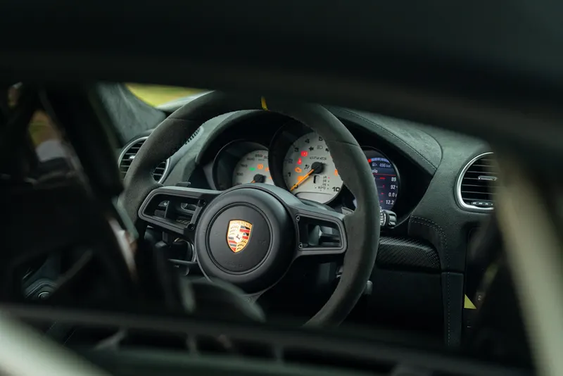 Porsche 718 CAYMAN GT4 RS “weissach” 30
