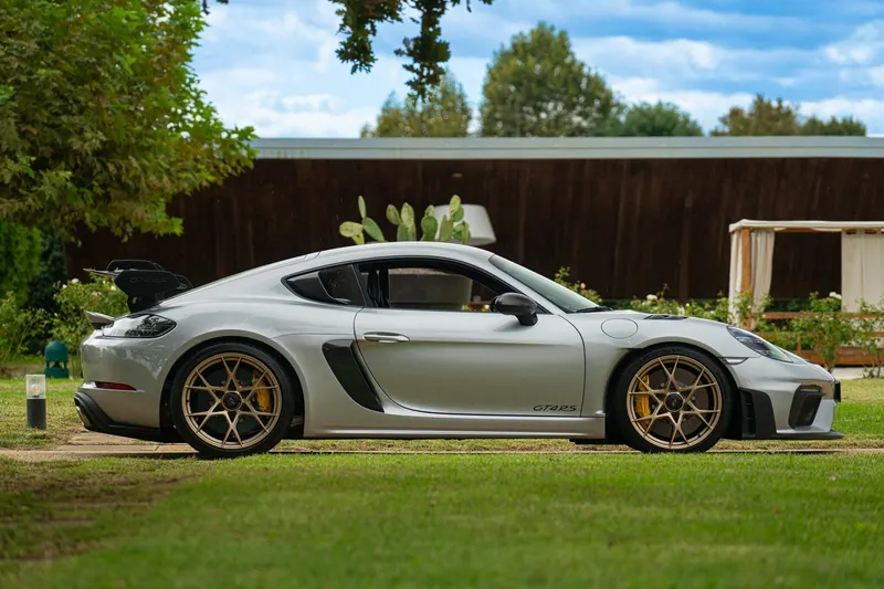 Porsche 718 CAYMAN GT4 RS “weissach” 5