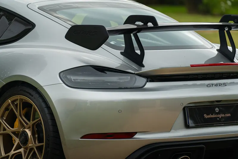 Porsche 718 CAYMAN GT4 RS “weissach” 44