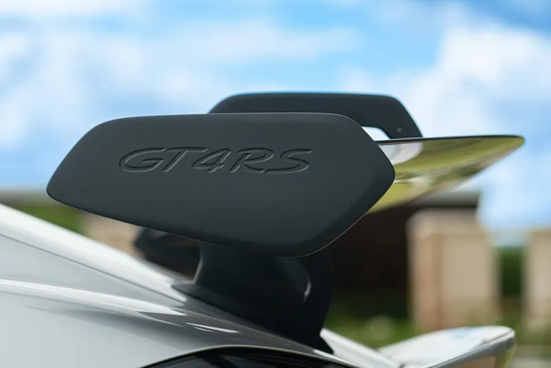 Porsche 718 CAYMAN GT4 RS “weissach” 49