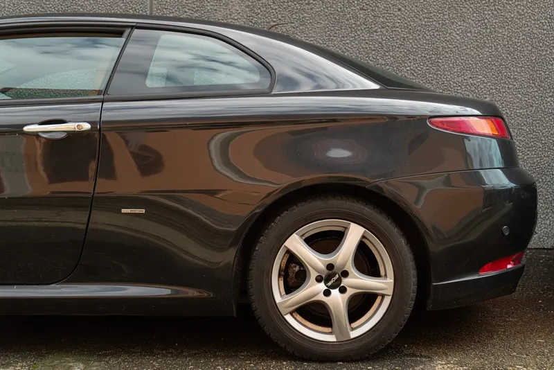 Alfa Romeo GT COUPE’ JTS “DISTINCTIVE EDITION” 8