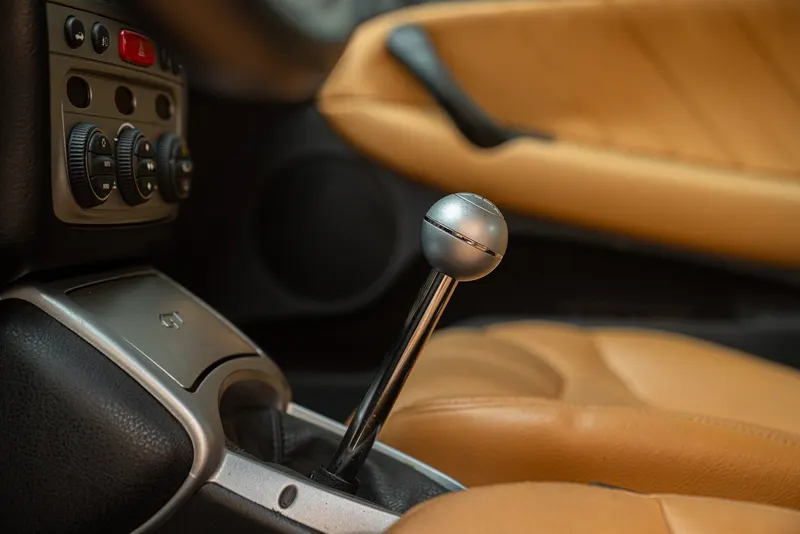 Alfa Romeo GT COUPE’ JTS “DISTINCTIVE EDITION” 17