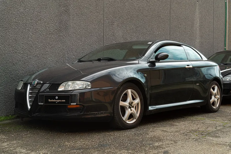 Alfa Romeo GT COUPE’ JTS “DISTINCTIVE EDITION” 39