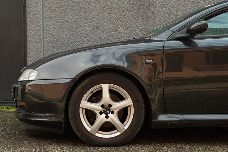 Alfa Romeo GT COUPE’ JTS “DISTINCTIVE EDITION” 7