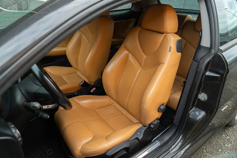Alfa Romeo GT COUPE’ JTS “DISTINCTIVE EDITION” 15
