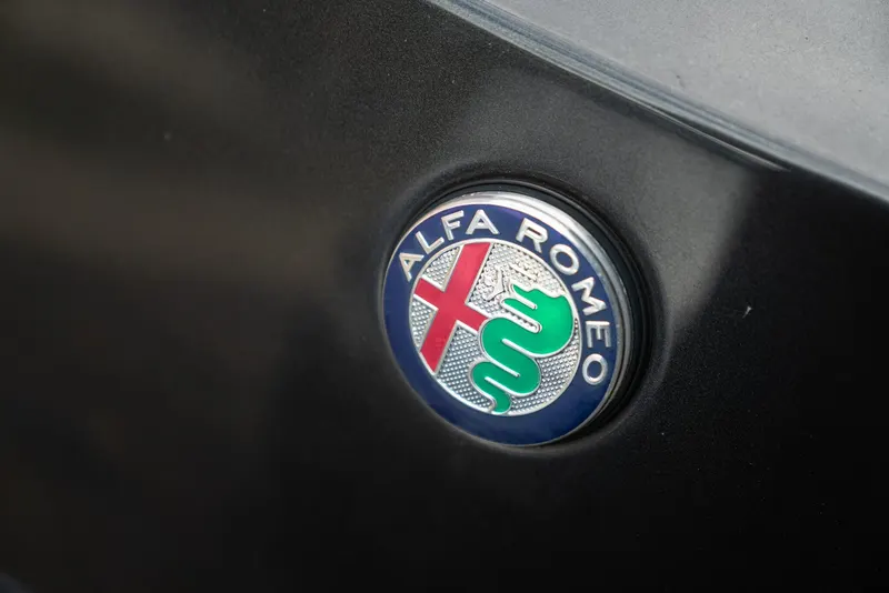 Alfa Romeo GT COUPE’ JTS “DISTINCTIVE EDITION” 5