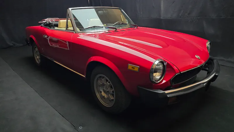 Fiat 124 Sport Spider Pininfarina 2.0 I. anno 1982 certificata ASI co 20