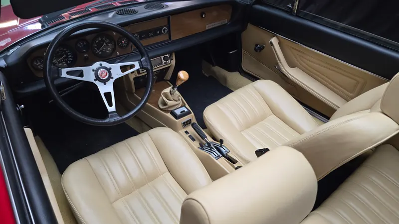 Fiat 124 Sport Spider Pininfarina 2.0 I. anno 1982 certificata ASI co 14