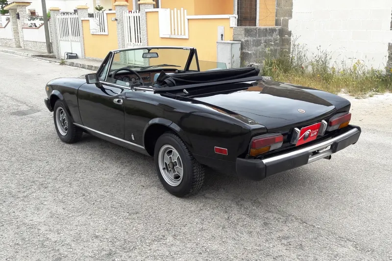 Fiat 124 Sport Spider Pininfarina 2.0 anno 1979 certificata ASI con C 8