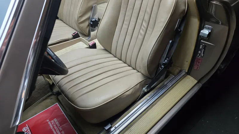 560 SL Roadster  anno 1988 certificata ASI con C.R.S. 8