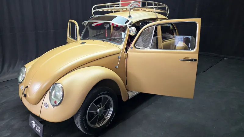 Volkswagen Maggiolone vetro piatto ASI anno 1975 24