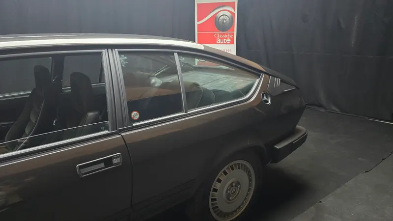 Alfa Romeo Alfetta GTV 6 TETTO APRIBILE certificata ASI con C.R.S. 22
