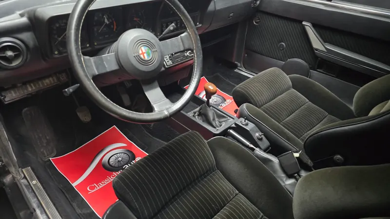 Alfa Romeo Alfetta GTV 6 TETTO APRIBILE certificata ASI con C.R.S. 8