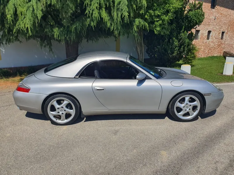 Porsche 996 carrera 2 12