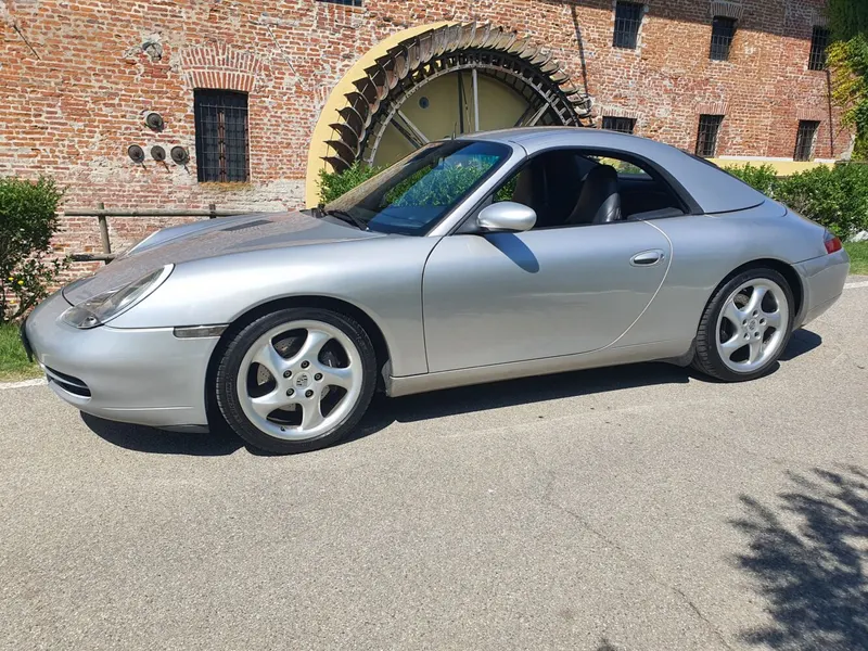 Porsche 996 carrera 2 36
