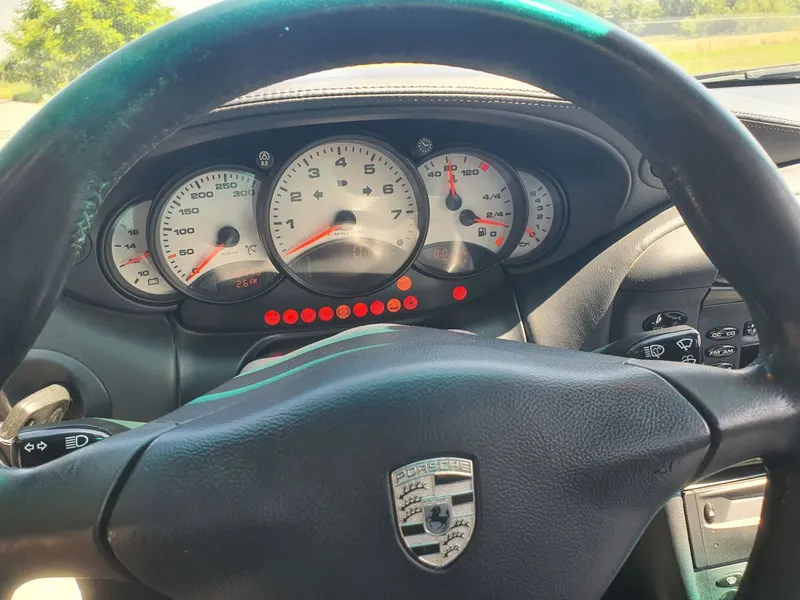 Porsche 996 carrera 2 18