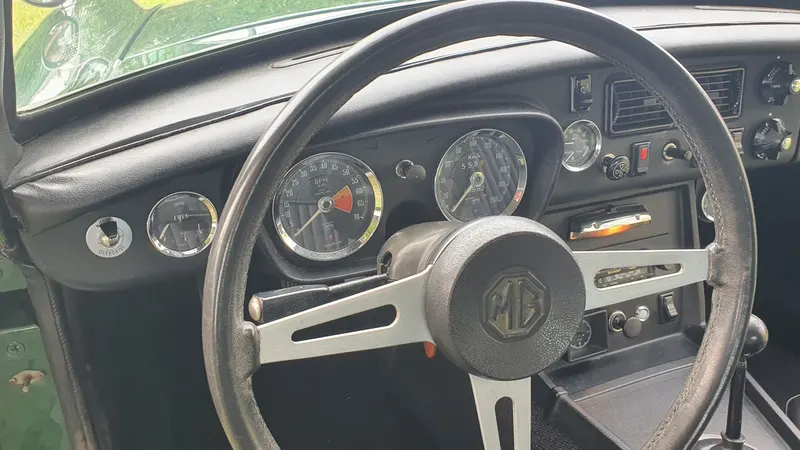 MG B gt coupé 15