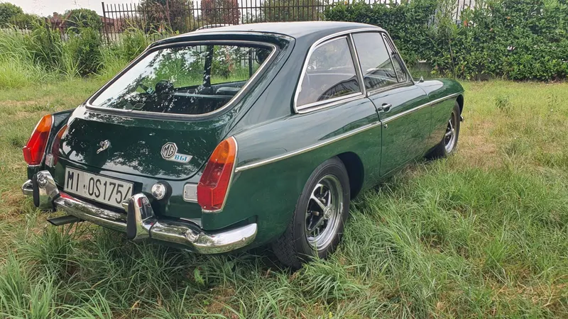 MG B gt coupé 12