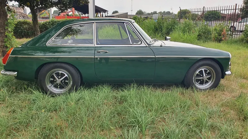 MG B gt coupé 11