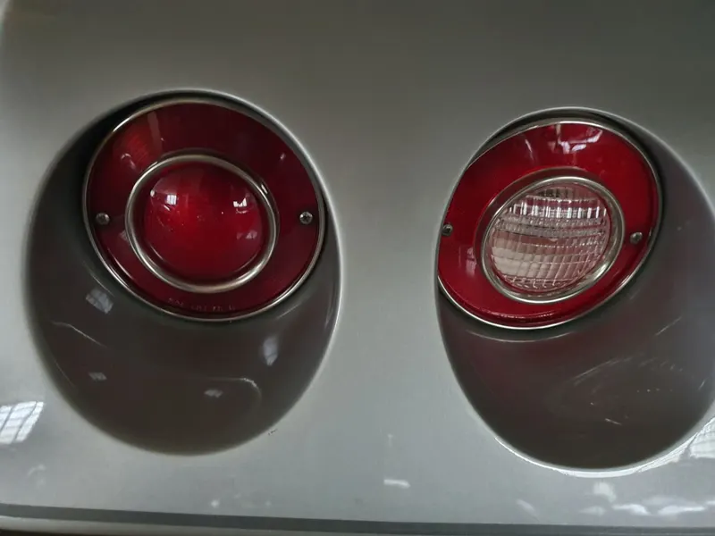 Chevrolet Corvette 23