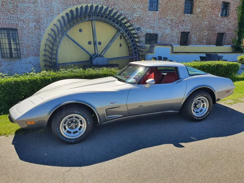 Chevrolet Corvette 5