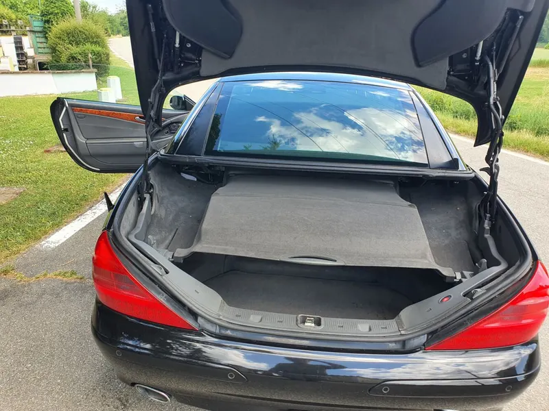 Mercedes-Benz 350 SL 30