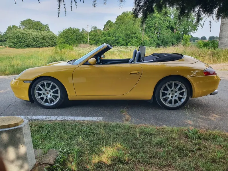 Porsche 996 carrera 2 18