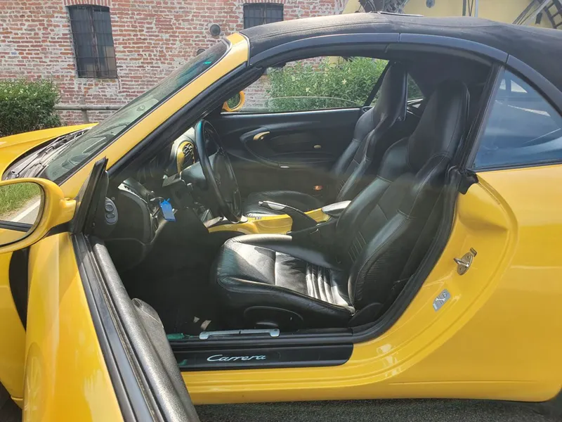 Porsche 996 carrera 2 24
