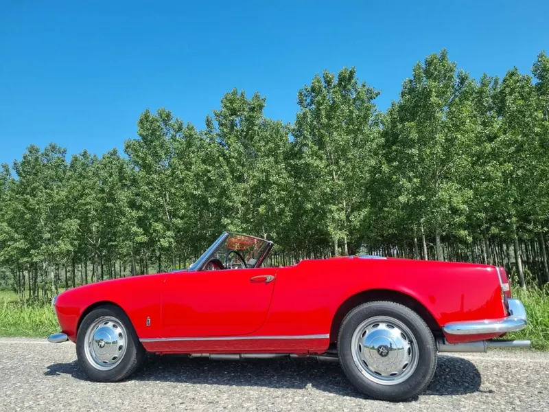 Alfa Romeo Giulietta Spider 2