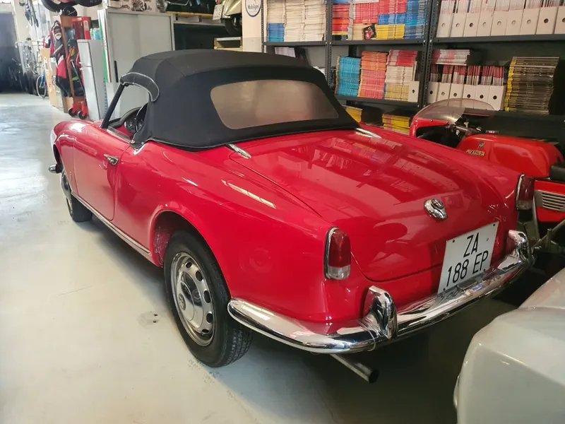 Alfa Romeo Giulietta Spider 6