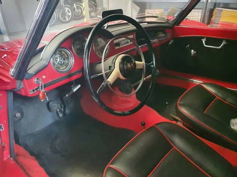 Alfa Romeo Giulietta Spider 9