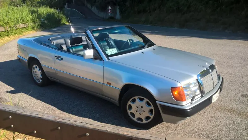 Mercedes-Benz 300 CE-24 CABRIOLET 17