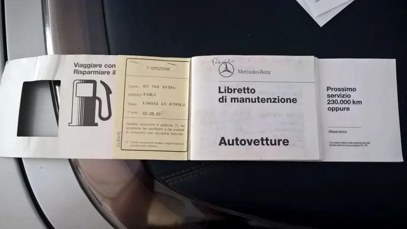 Mercedes-Benz 300 CE-24 CABRIOLET 11