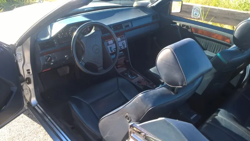 Mercedes-Benz 300 CE-24 CABRIOLET 15