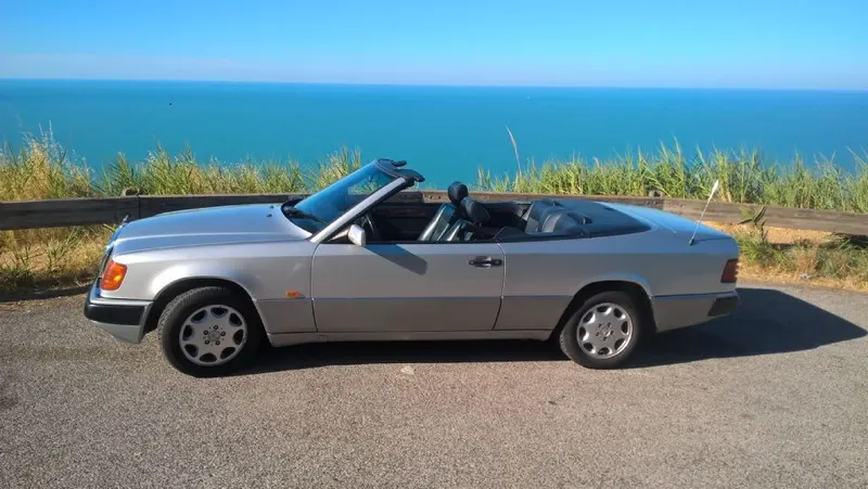 Mercedes-Benz 300 CE-24 CABRIOLET 14