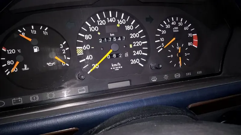 Mercedes-Benz 300 CE-24 CABRIOLET 10