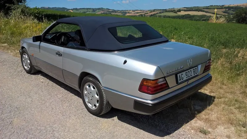 Mercedes-Benz 300 CE-24 CABRIOLET 9